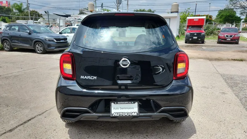 Nissan March 2021