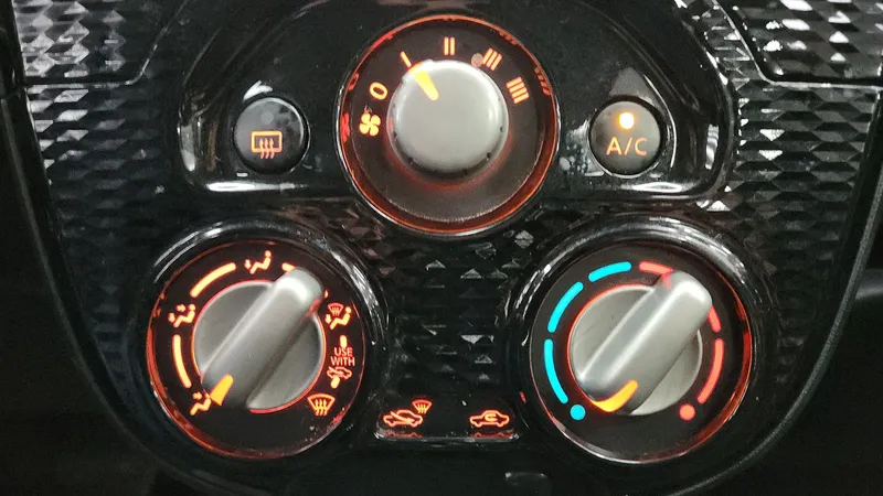 Nissan March 2022