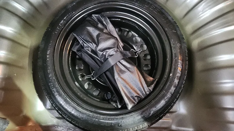 Nissan March 2022