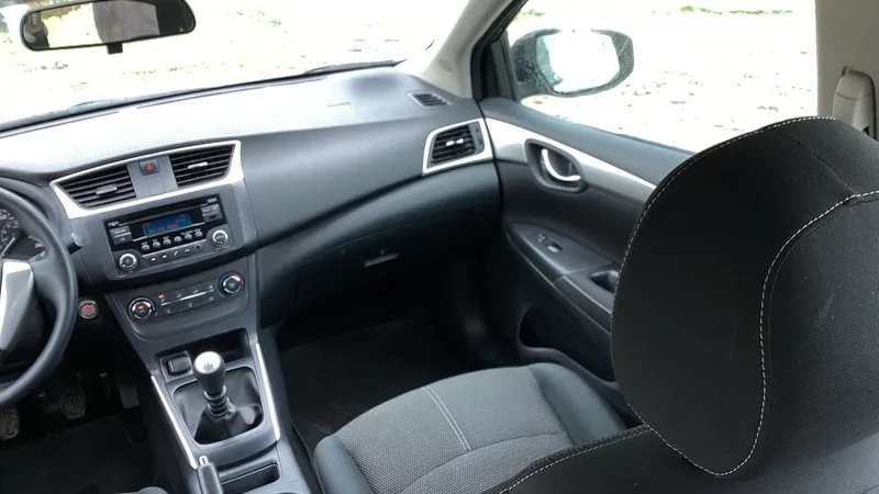 Nissan Sentra 2018