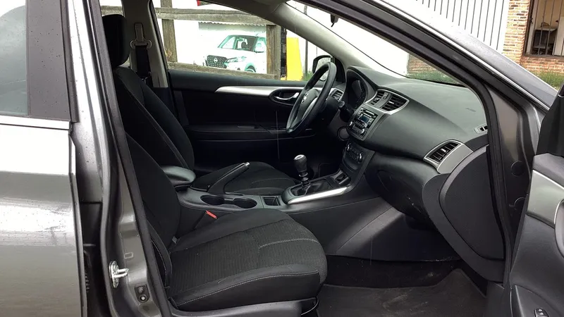 Nissan Sentra 2018