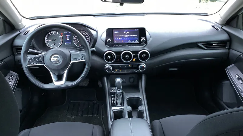 Nissan Sentra 2023