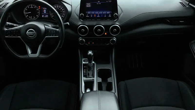 Nissan Sentra 2023