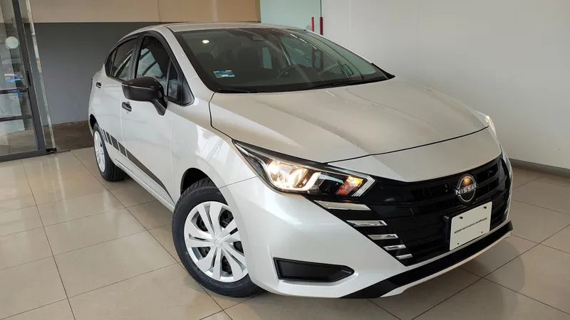 Nissan Versa 2023