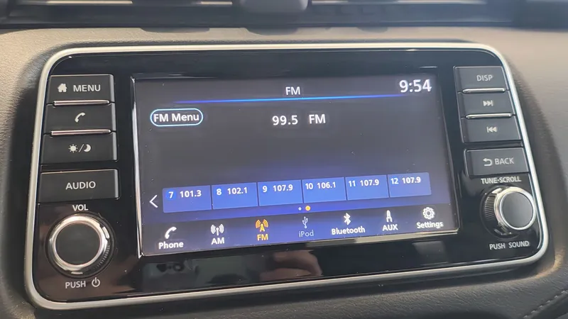 Nissan Versa 2023