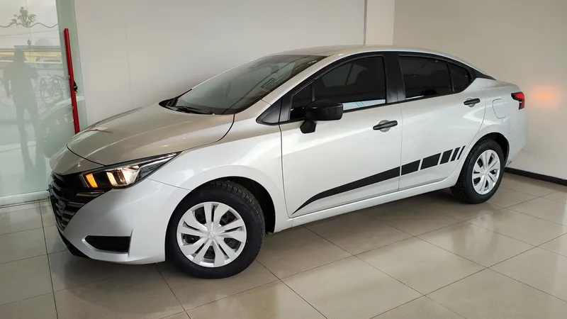 Nissan Versa 2023
