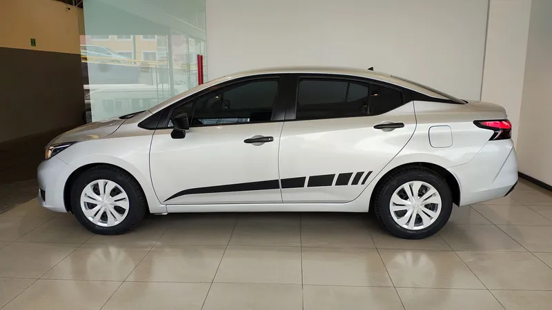 Nissan Versa 2023