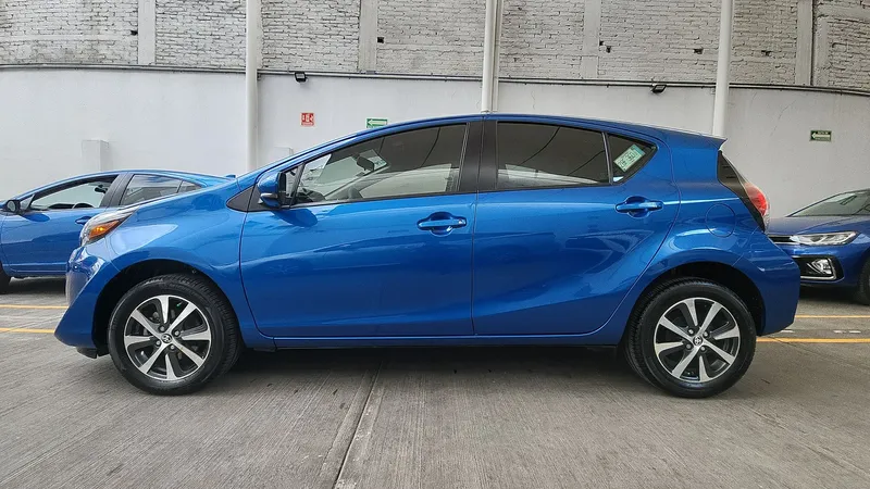 Toyota Prius C 2021