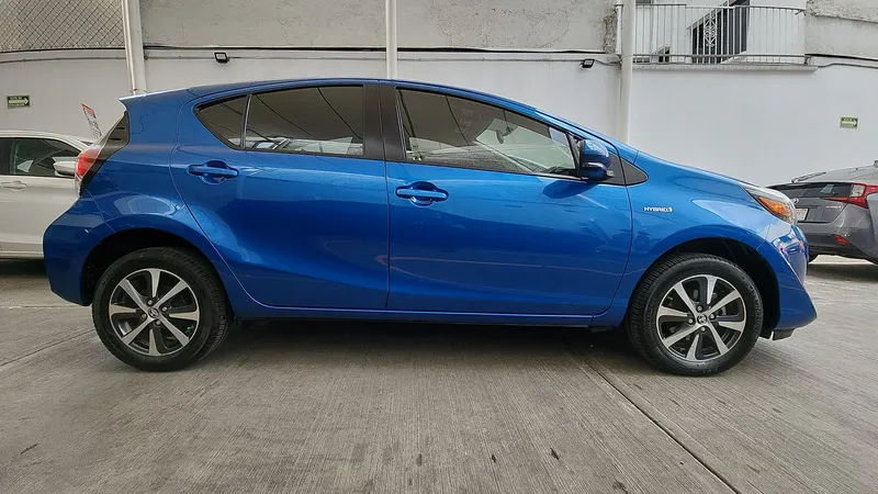 Toyota Prius C 2021