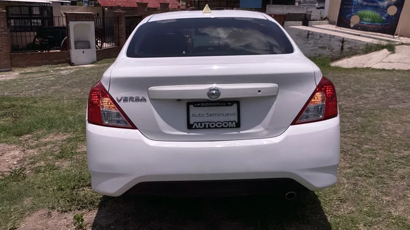 Nissan Versa 2018