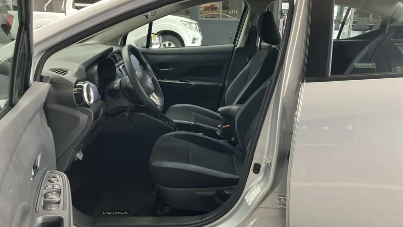 Nissan Versa 2023