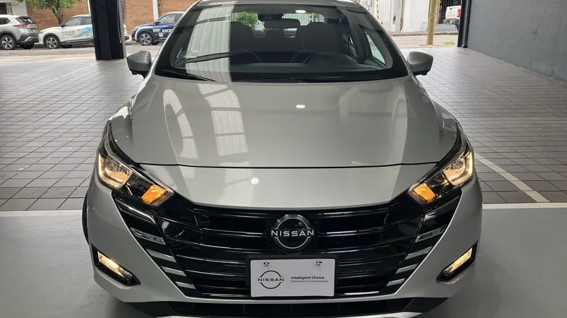 Nissan Versa 2023