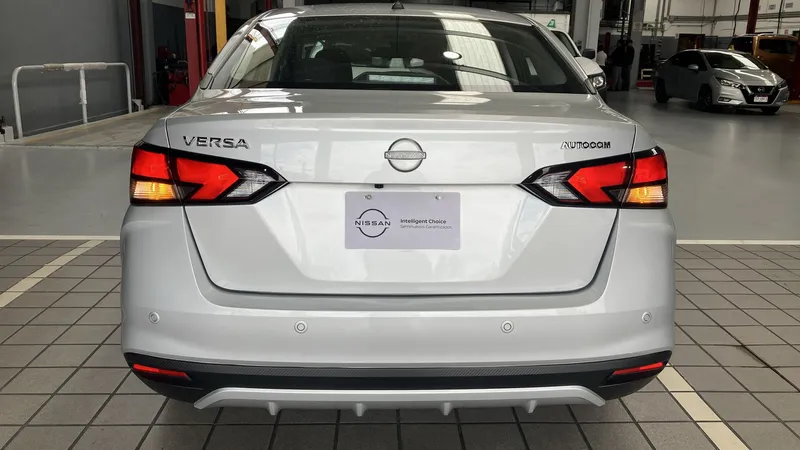 Nissan Versa 2023