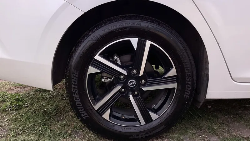 Nissan Sentra 2024