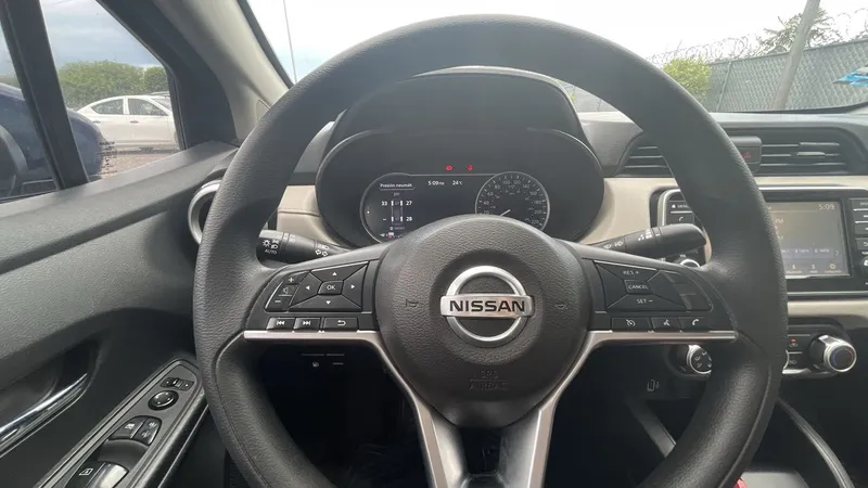 Nissan Versa 2024