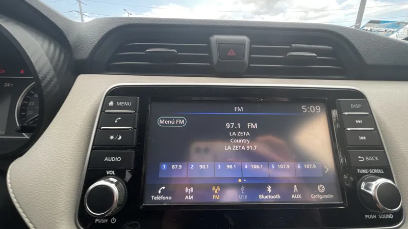 Nissan Versa 2024
