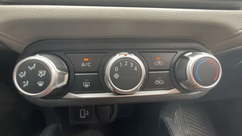 Nissan Versa 2024