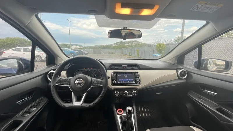 Nissan Versa 2024