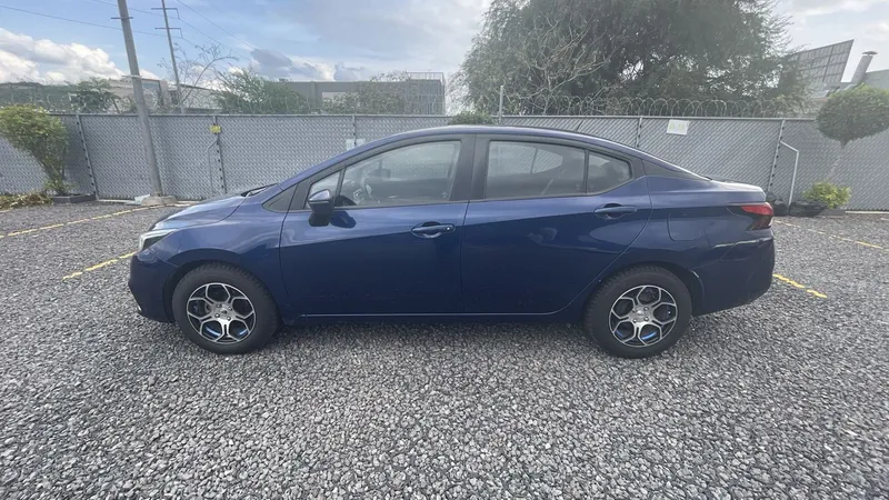 Nissan Versa 2024