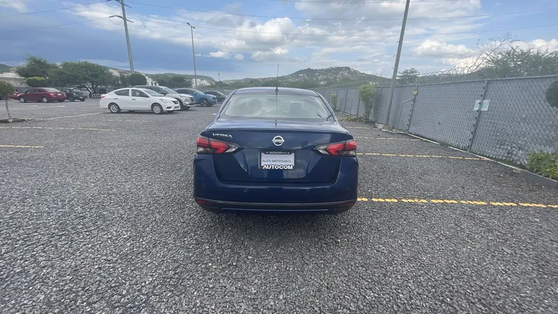 Nissan Versa 2024