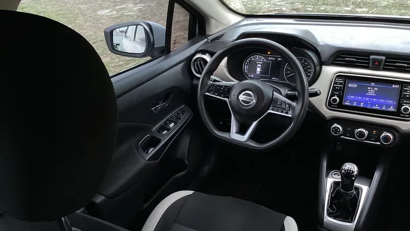 Nissan Versa 2021