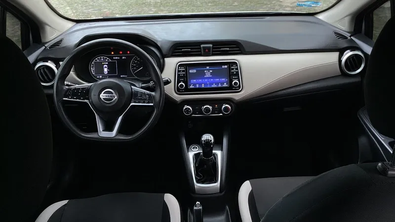 Nissan Versa 2021