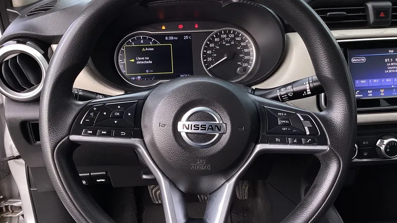 Nissan Versa 2021