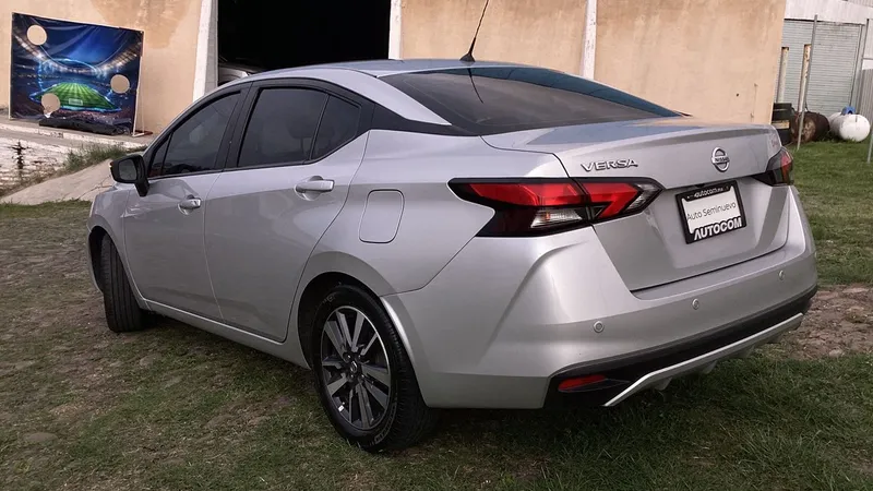 Nissan Versa 2021