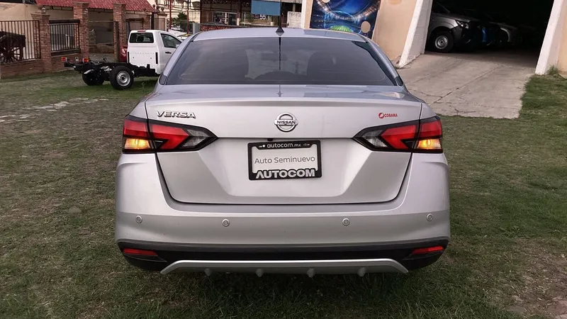 Nissan Versa 2021
