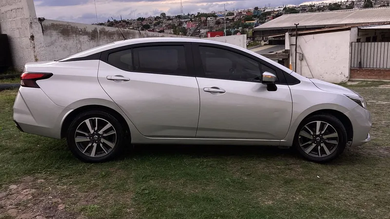 Nissan Versa 2021