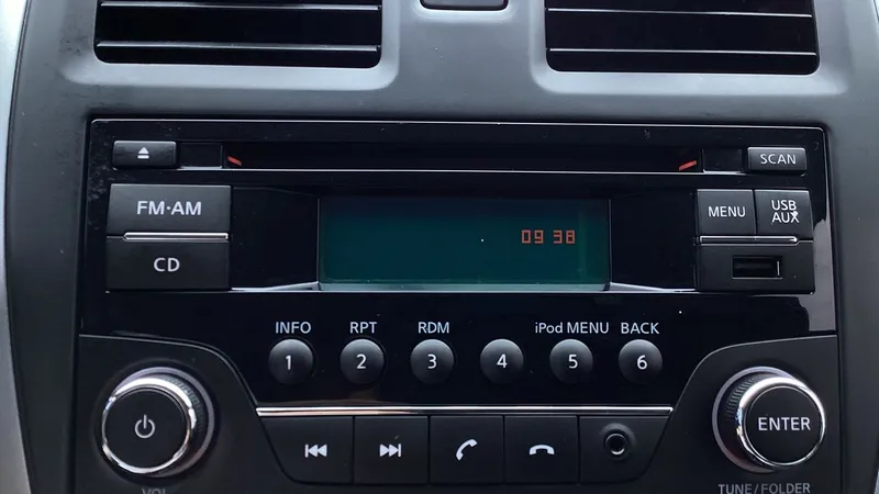 Nissan March 2018