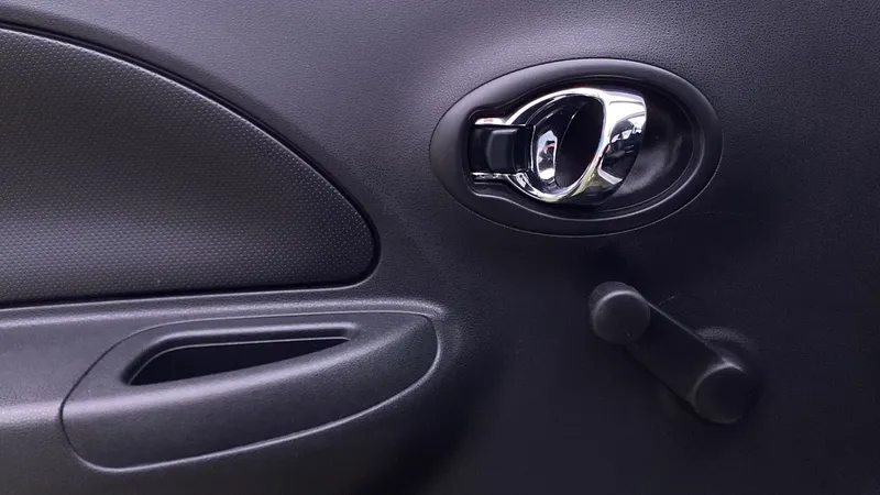 Nissan March 2022