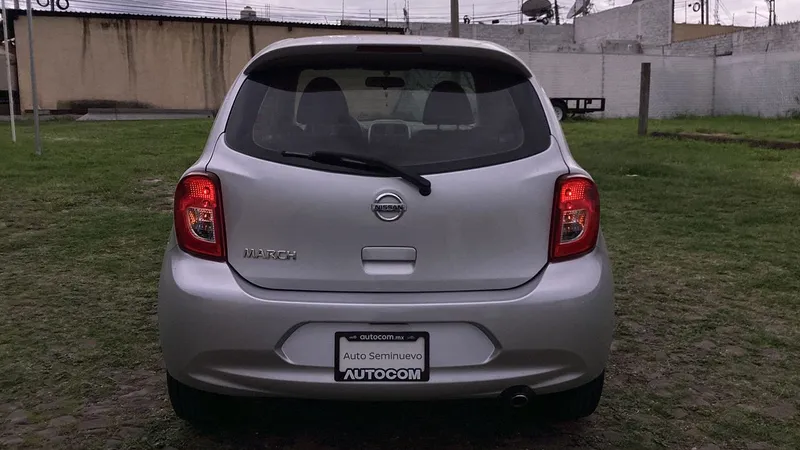 Nissan March 2022