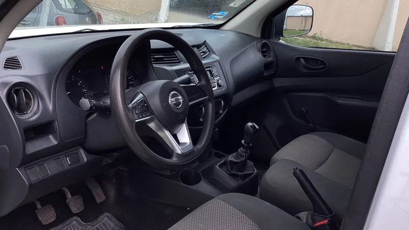 Nissan Np300 2022