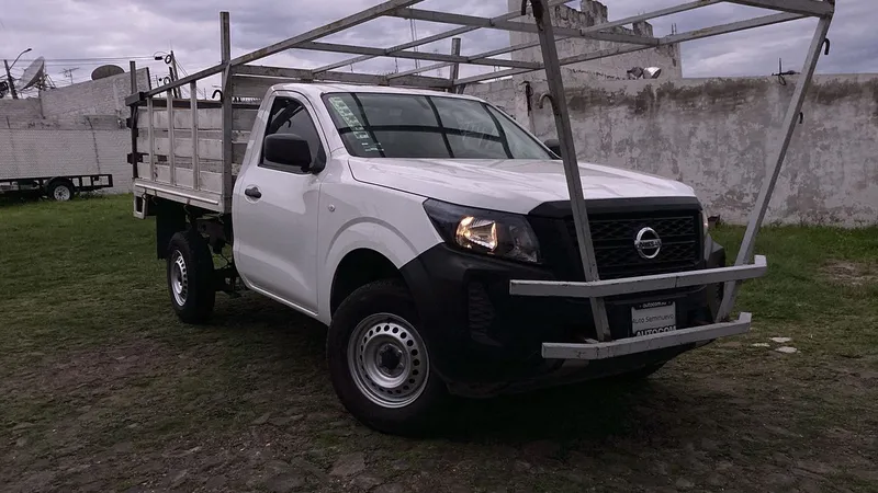 Nissan Np300 2022