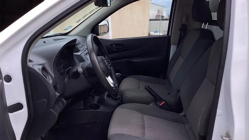 Nissan Np300 2022