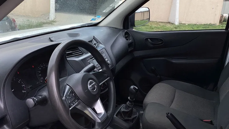 Nissan Np300 2022
