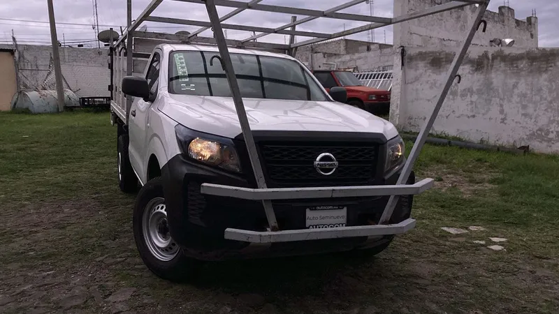 Nissan Np300 2022
