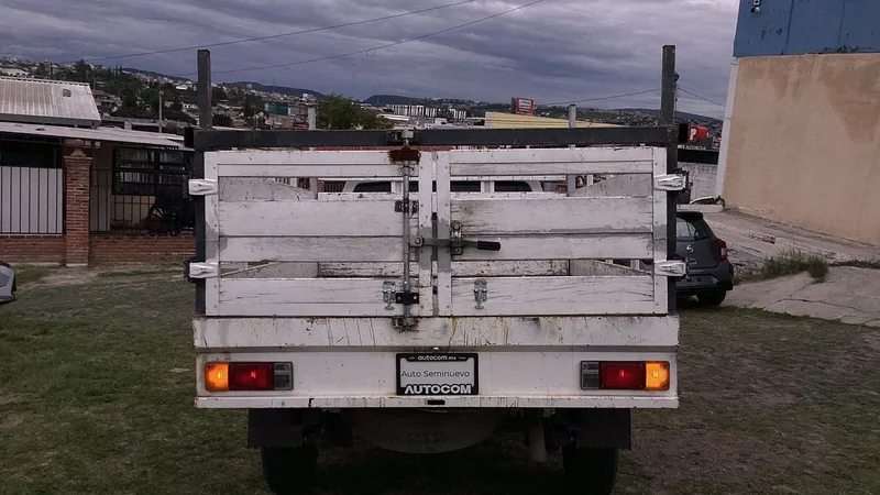 Nissan Np300 2022