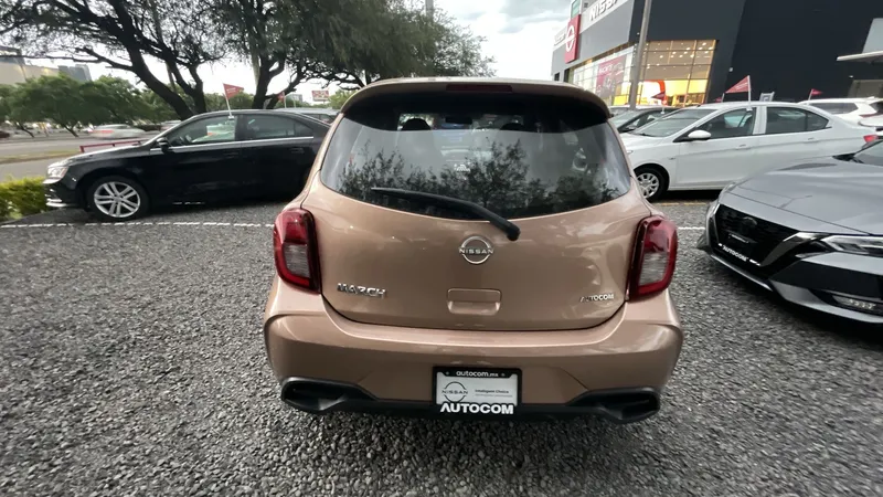 Nissan March 2022