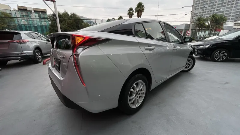 Toyota Prius 2017