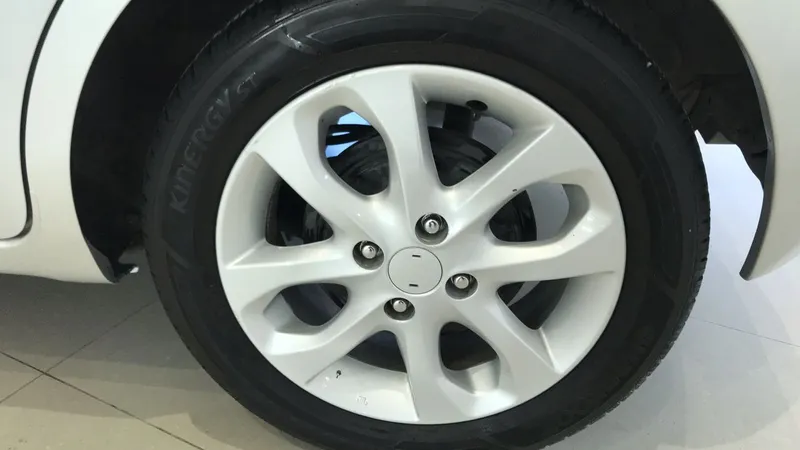 Nissan March 2020