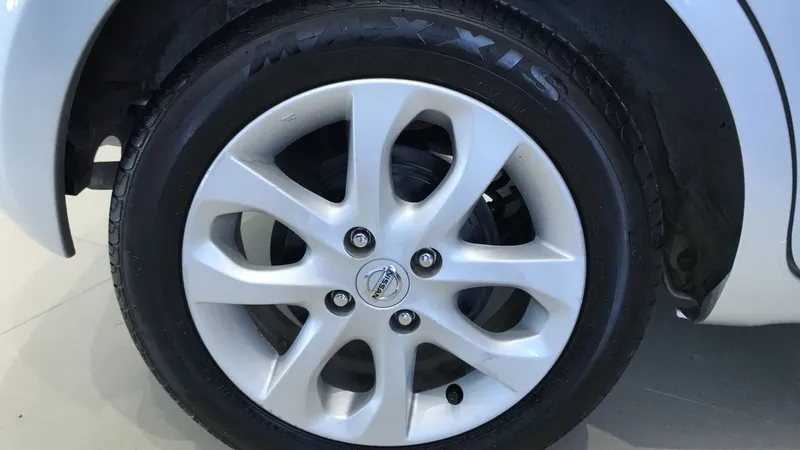 Nissan March 2020