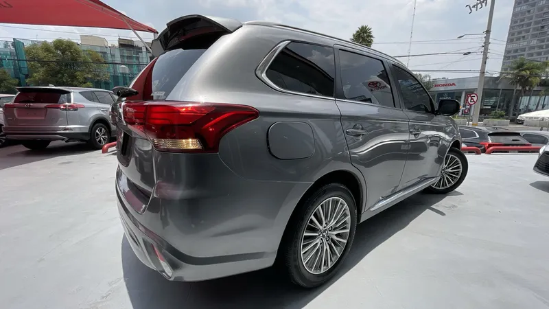 Mitsubishi Outlander Phev 2021