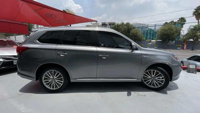 Mitsubishi Outlander Phev 2021