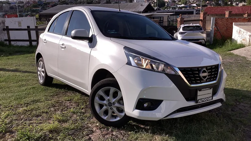 Nissan March 2023