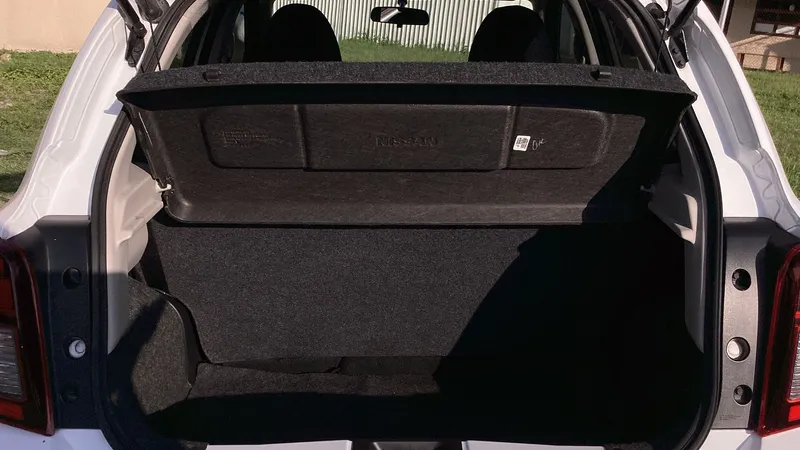 Nissan March 2023