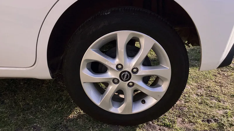Nissan March 2023