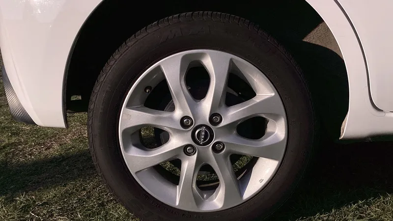 Nissan March 2023