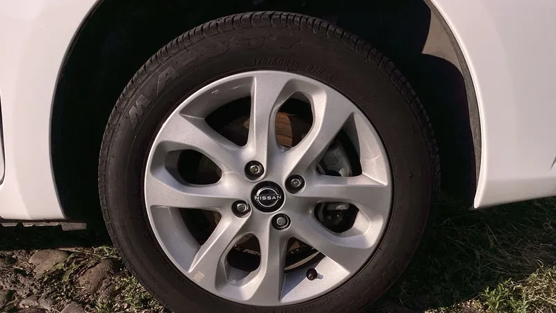 Nissan March 2023